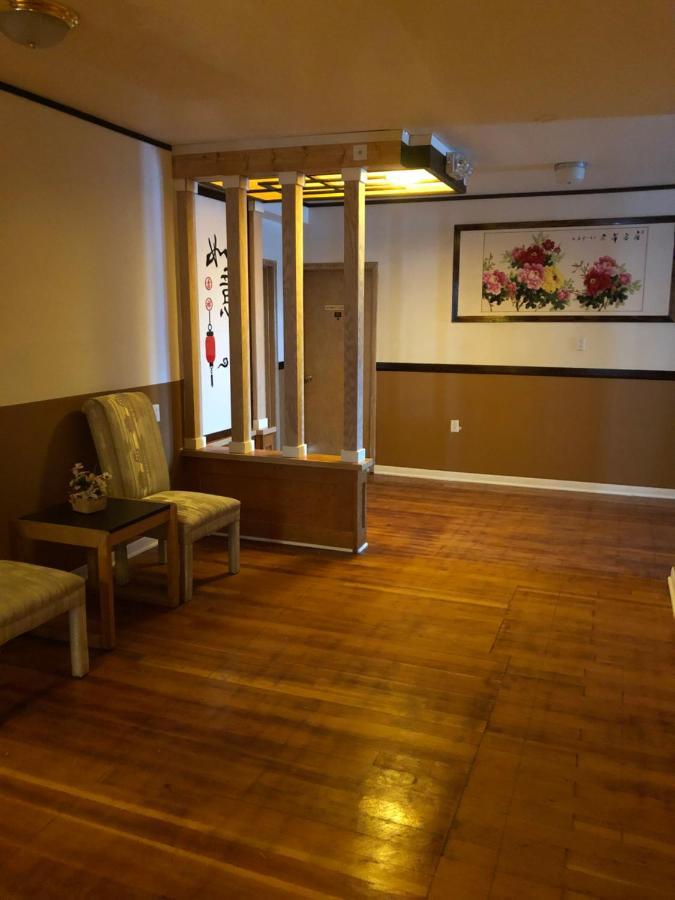 Heritage Place Hotel Gravelbourg Luaran gambar